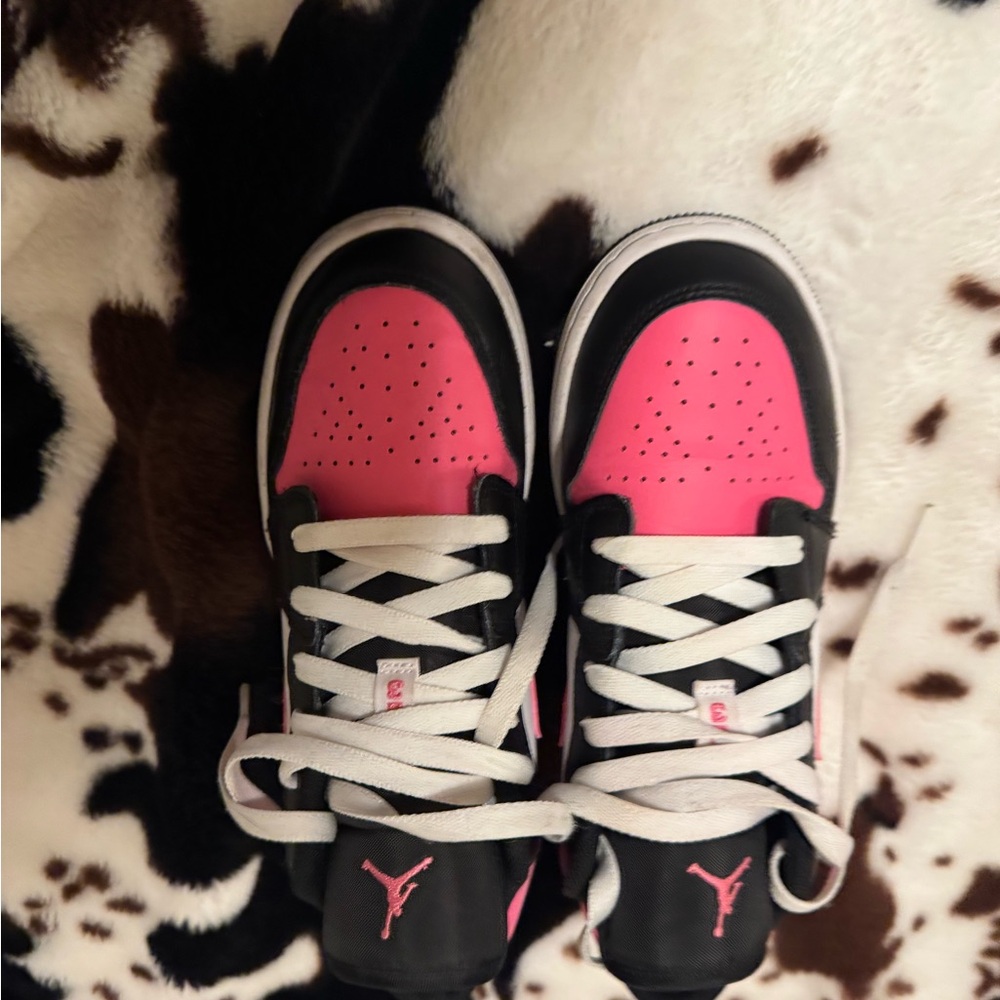 Pink black and white Jordan’s size 6y